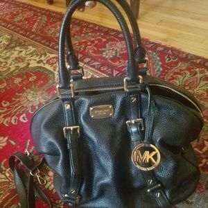 Micheal kors black leather purse